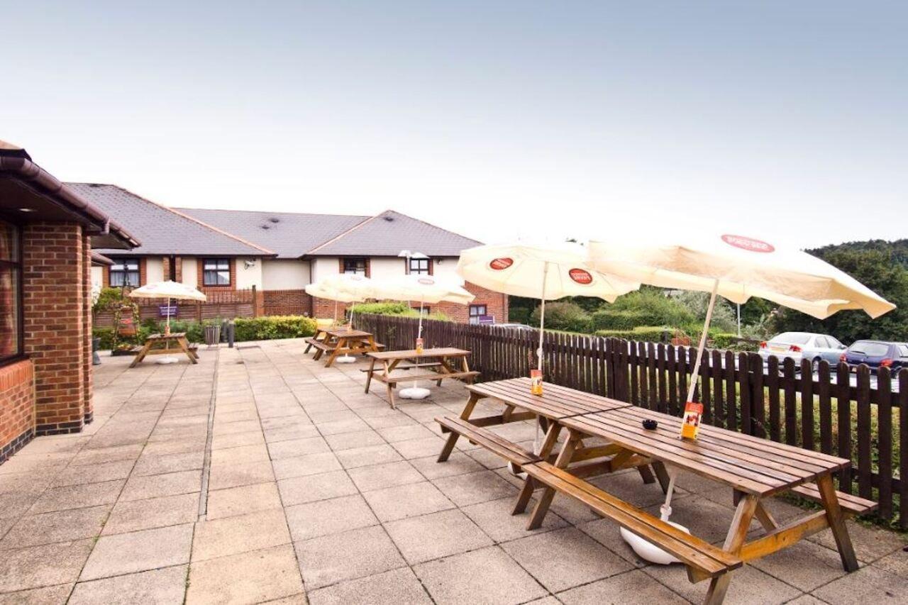 Premier Inn High Wycombe/Beaconsfield 外观 照片
