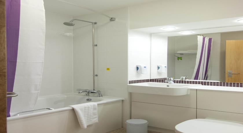 Premier Inn High Wycombe/Beaconsfield 外观 照片