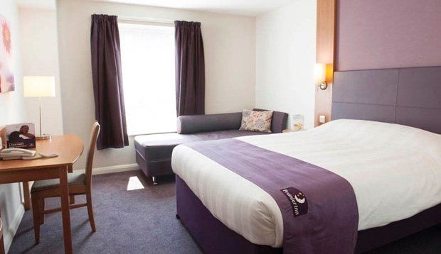 Premier Inn High Wycombe/Beaconsfield 外观 照片